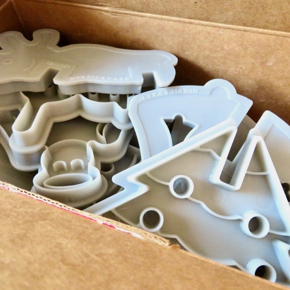 Nordic Ware 3-D 3D Christmas Cookie Cutters Set in Box Holiday Baking Snowman - Picture 8 of 8